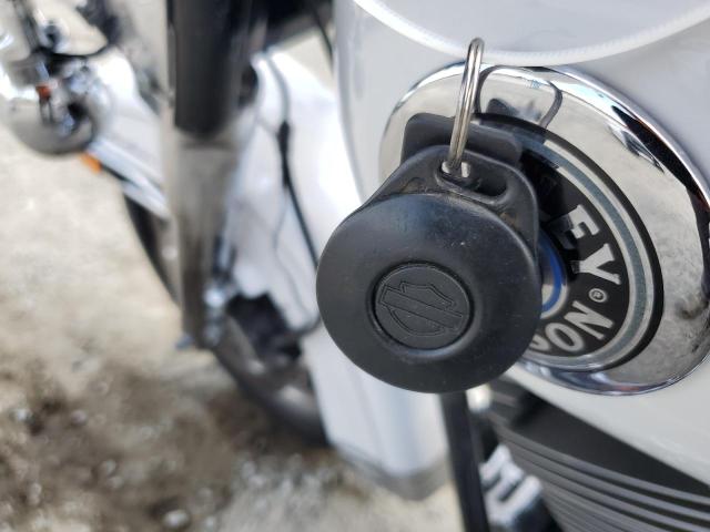 1HD1FCW174Y627966 - 2004 HARLEY-DAVIDSON FLHTCUI 白色 照片 8