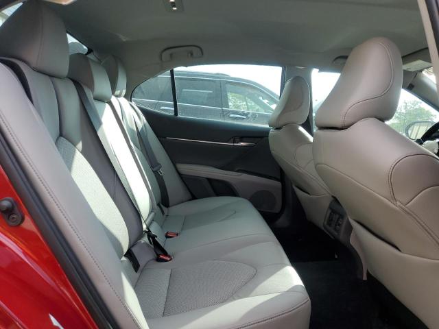 4T1F11BK7NU052619 - 2022 TOYOTA CAMRY XLE RED photo 10