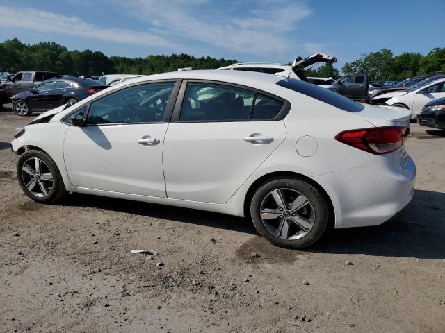 3KPFL4A78JE198193 - 2018 KIA FORTE LX WHITE photo 2