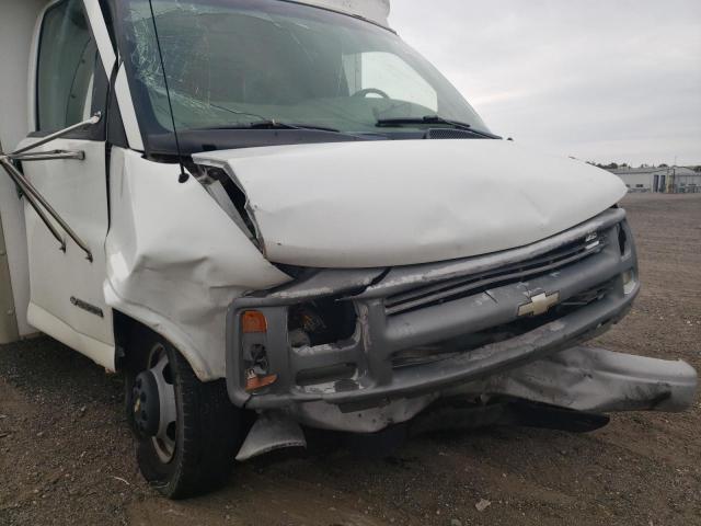 1GBJG31R311242974 - 2001 CHEVROLET EXPRESS CU G3500 WHITE photo 9