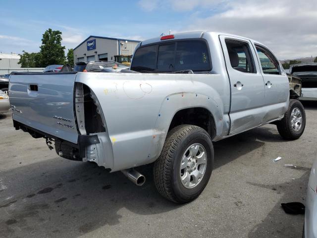 5TFJU4GNXDX044876 - 2013 TOYOTA TACOMA DOUBLE CAB PRERUNNER SILVER photo 3
