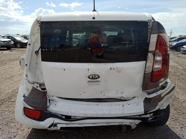 KNDJT2A53D7774368 - 2013 KIA SOUL WHITE photo 6