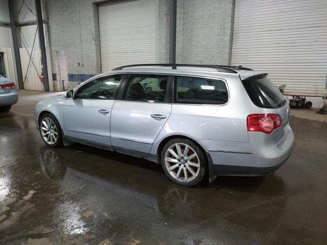 WVWRU73C38E124725 - 2008 VOLKSWAGEN PASSAT WAGON VR6 4MOTION SILVER photo 2