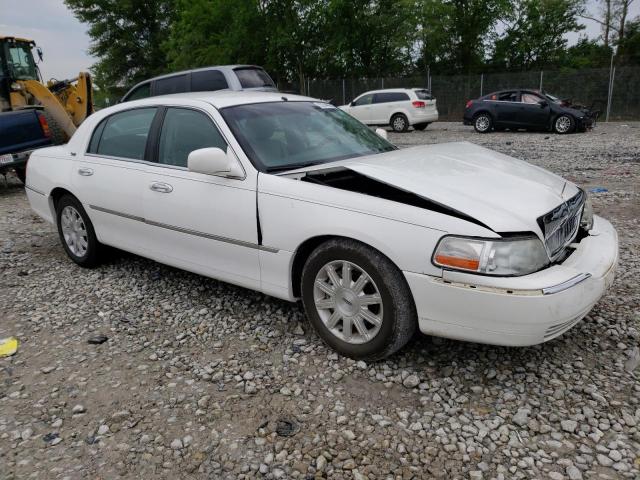 2LNBL8CV5BX761158 - 2011 LINCOLN TOWN CAR SIGNATURE LIMITED WHITE photo 4