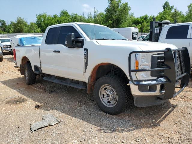 1FT7X2BA8PEE02728 - 2023 FORD F250 SUPER DUTY WHITE photo 4