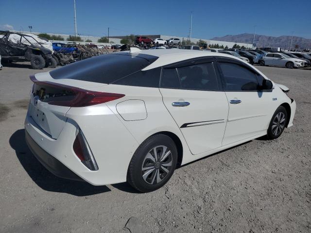 JTDKARFPXJ3069678 - 2018 TOYOTA PRIUS PRIM WHITE photo 3