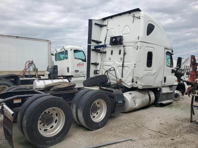 3AKJGLDR4JSJT2072 - 2018 FREIGHTLINER CASCADIA 1 WHITE photo 4