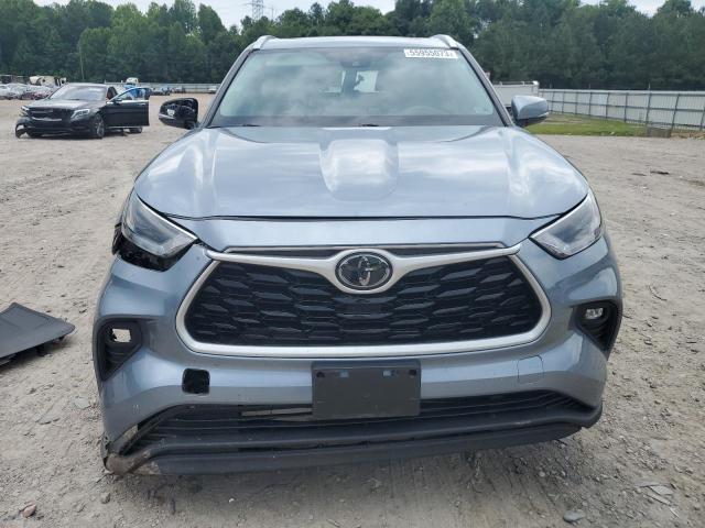 5TDGZRBH6MS057642 - 2021 TOYOTA HIGHLANDER XLE أزرق صورة 5