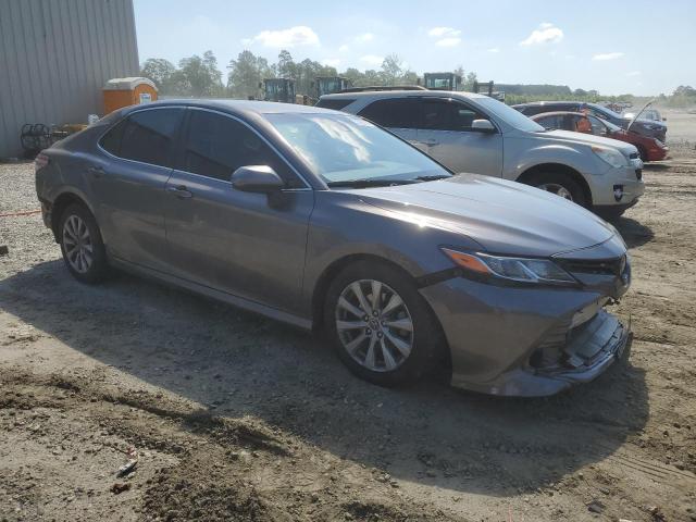 4T1B11HK2JU647751 - 2018 TOYOTA CAMRY L SILVER photo 4