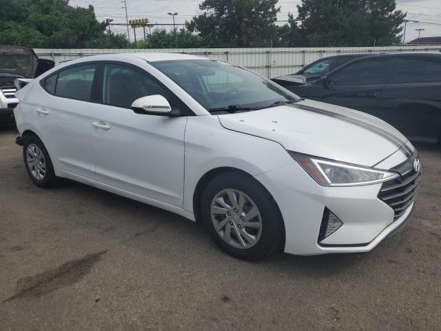 5NPD74LF2KH406940 - 2019 HYUNDAI ELANTRA SE WHITE photo 4