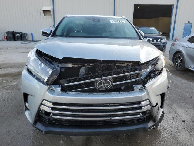 5TDYZRFH9HS211572 - 2017 TOYOTA HIGHLANDER LIMITED SILVER photo 5