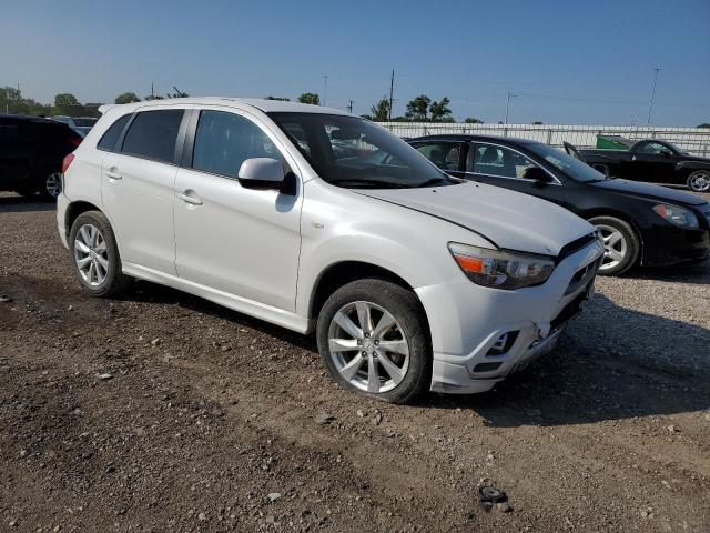 JA4AP4AU1CZ003640 - 2012 MITSUBISHI OUTLANDER SE WHITE photo 4