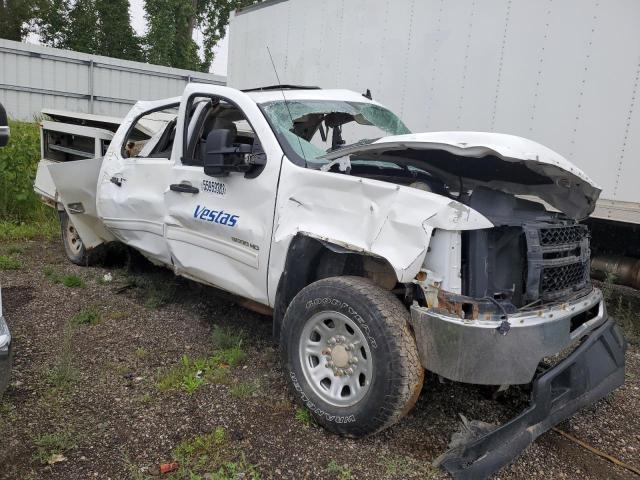 1GB4K0CG9BF235554 - 2011 CHEVROLET SILVERADO K3500 LT WHITE photo 4