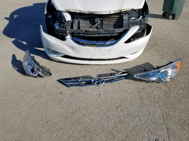 5NPEC4AC3CH389060 - 2012 HYUNDAI SONATA SE თეთრი ფოტო 9