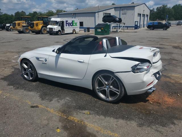 WBALL5C59G5A21046 - 2016 BMW Z4 SDRIVE28I WHITE photo 2