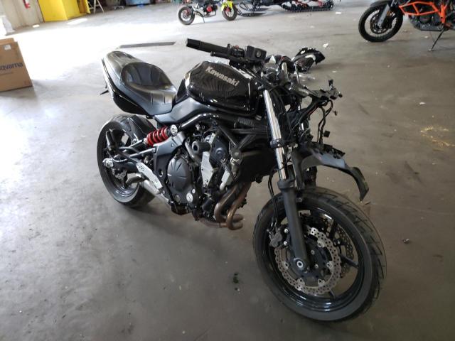 JKAEXEC1XADA48776 - 2010 KAWASAKI EX650 C 黑色 照片 1