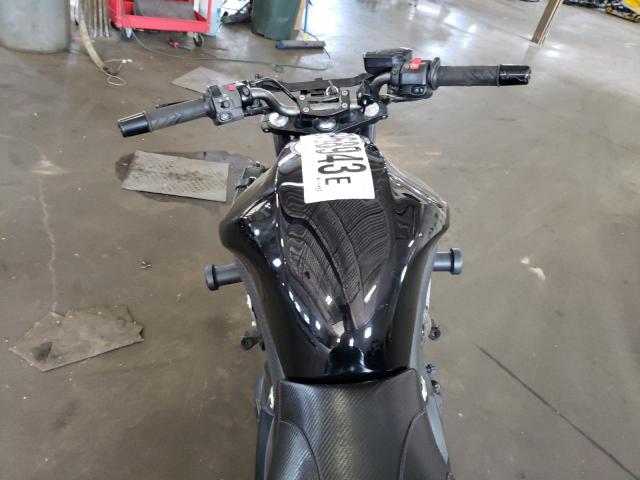 JKAEXEC1XADA48776 - 2010 KAWASAKI EX650 C 黑色 照片 5