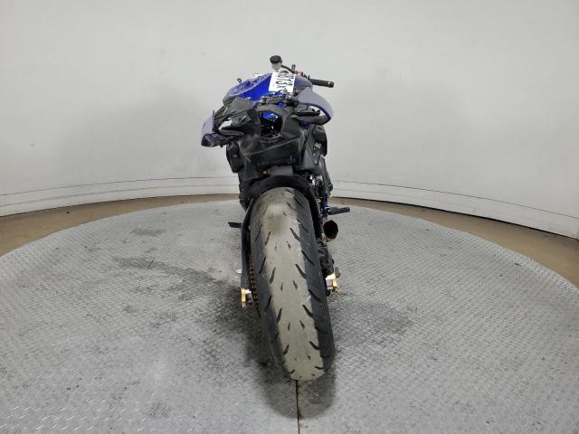 JYARN39E5JA003590 - 2018 YAMAHA YZFR1 BLUE photo 4