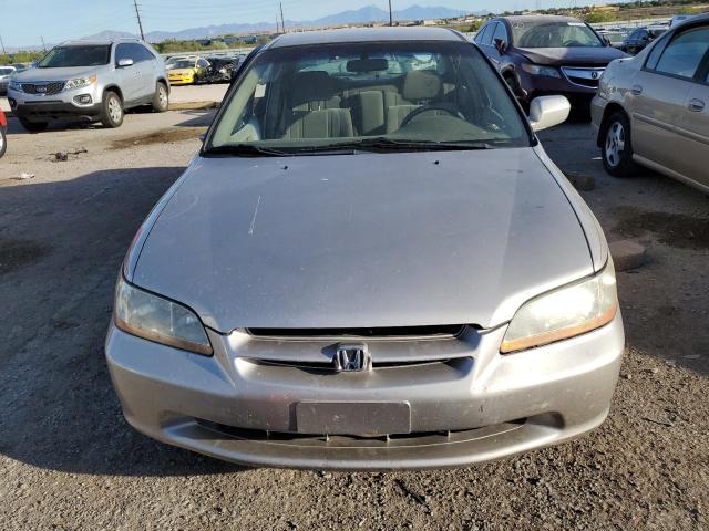 1HGCG5642XA025438 - 1999 HONDA ACCORD LX TAN photo 5