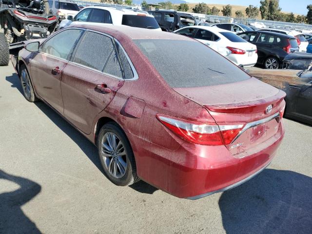 4T1BF1FK2FU929982 - 2015 TOYOTA CAMRY LE RED photo 2