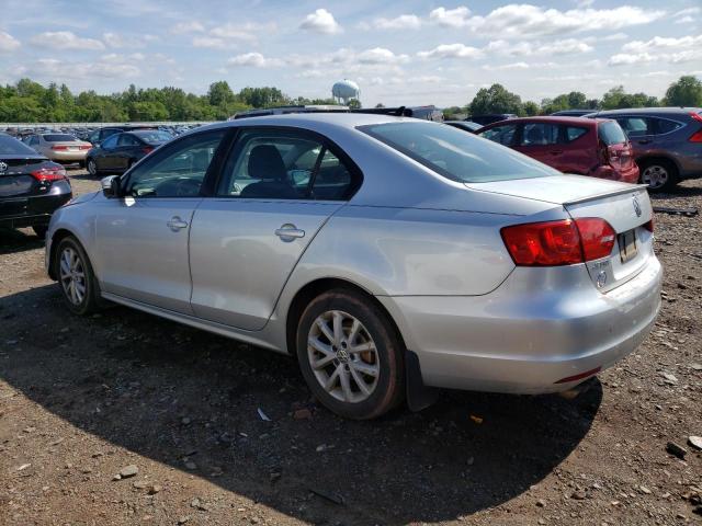 3VWDZ7AJ0BM364889 - 2011 VOLKSWAGEN JETTA SE SILVER photo 2