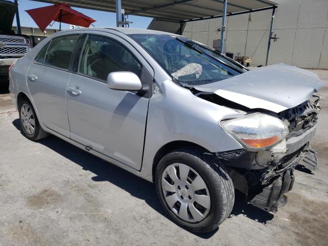 JTDBT903291320619 - 2009 TOYOTA YARIS SILVER photo 4