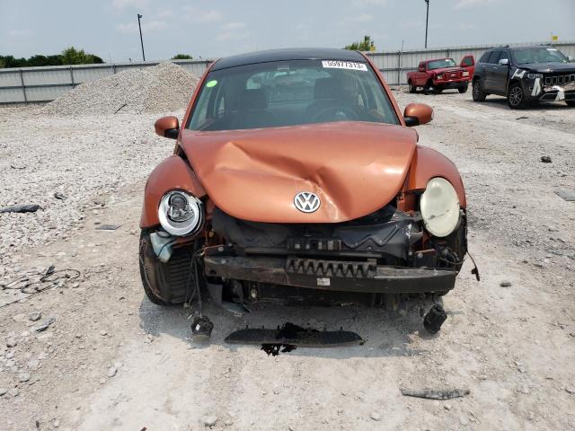3VWPW3AG1AM019758 - 2010 VOLKSWAGEN NEW BEETLE ORANGE photo 5