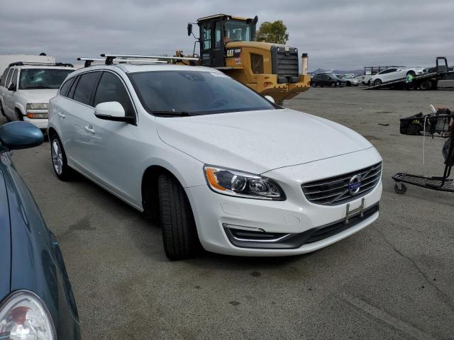 YV1612SM1F1253246 - 2015 VOLVO V60 PLATINUM WHITE photo 4