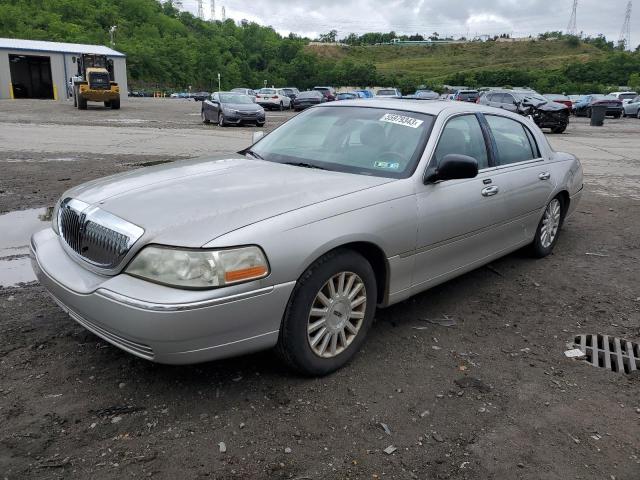 1LNHM82W03Y676490 - 2003 LINCOLN TOWN CAR SIGNATURE SILVER photo 1