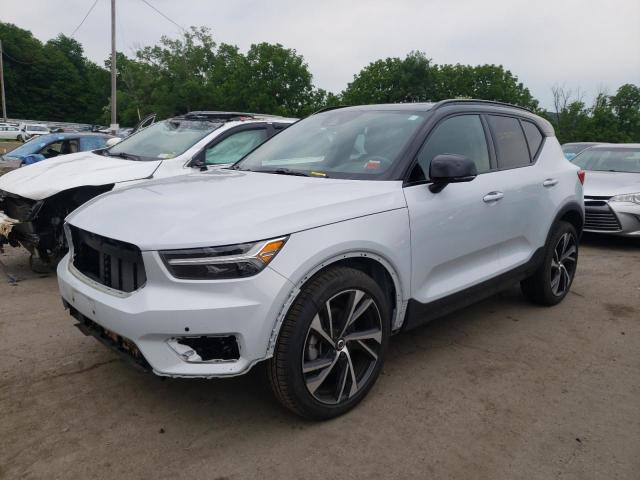 YV4162UMXM2617392 - 2021 VOLVO XC40 T5 R-DESIGN WHITE photo 1