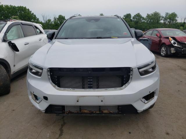 YV4162UMXM2617392 - 2021 VOLVO XC40 T5 R-DESIGN WHITE photo 5