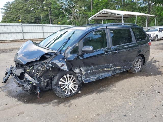 2018 TOYOTA SIENNA XLE, null