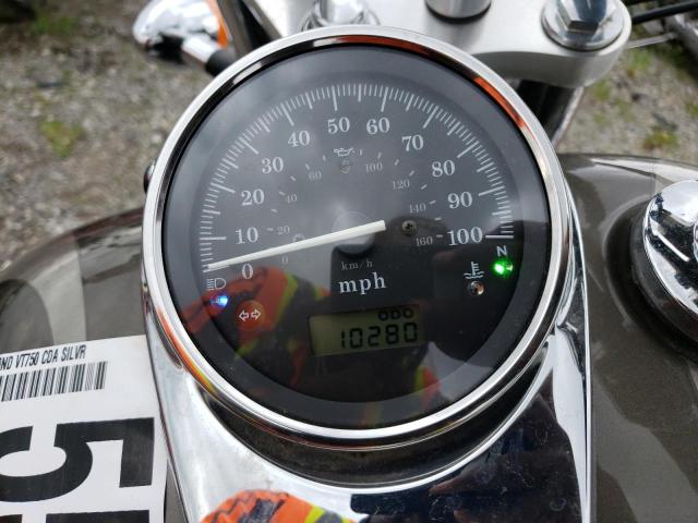 JH2RC44466M002024 - 2006 HONDA VT750 CDA SILVER photo 8