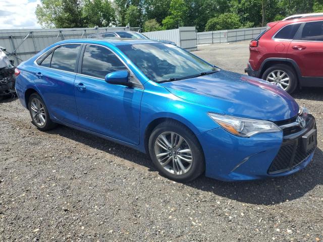 4T1BF1FK3HU690185 - 2017 TOYOTA CAMRY LE BLUE photo 4