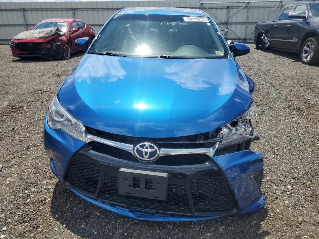4T1BF1FK3HU690185 - 2017 TOYOTA CAMRY LE BLUE photo 5