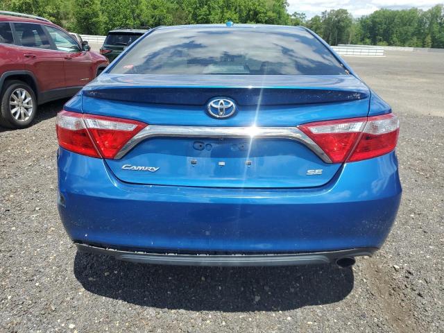 4T1BF1FK3HU690185 - 2017 TOYOTA CAMRY LE BLUE photo 6