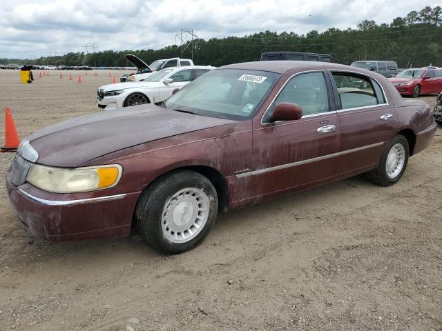 1LNHM81W3YY770033 - 2000 LINCOLN TOWN CAR EXECUTIVE BURGUNDY photo 1