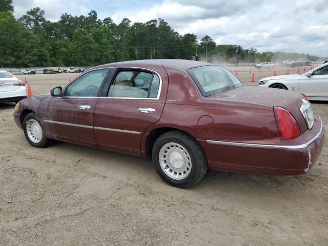 1LNHM81W3YY770033 - 2000 LINCOLN TOWN CAR EXECUTIVE BURGUNDY photo 2