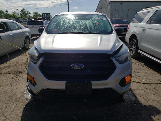 1FMCU0F73JUA61421 - 2018 FORD ESCAPE S SILVER photo 5