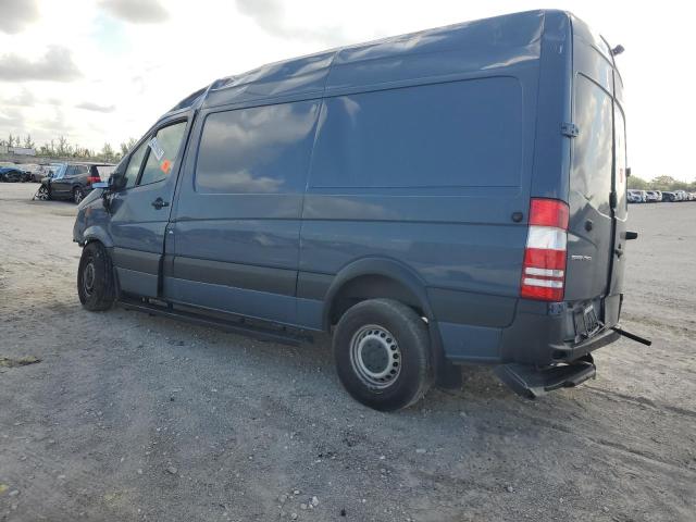 WD3PE7CD9JP644090 - 2018 MERCEDES-BENZ SPRINTER 2500 Blau Foto 2