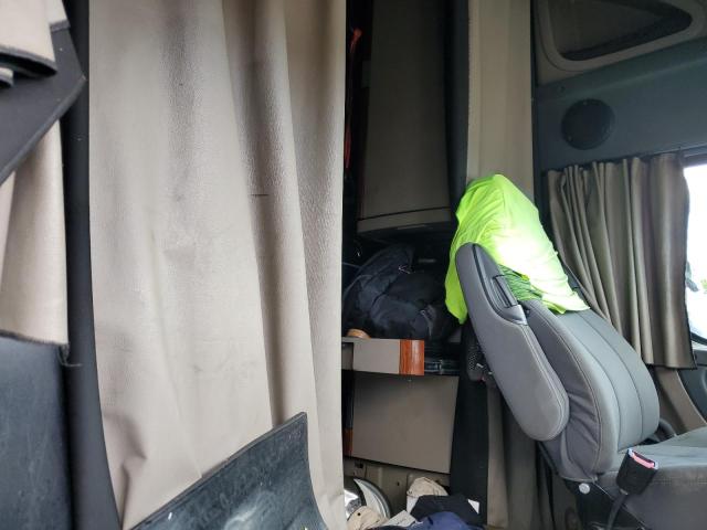 3AKJGLDRXGSHA0154 - 2016 FREIGHTLINER CASCADIA 1 Սպիտակ լուսանկար 6