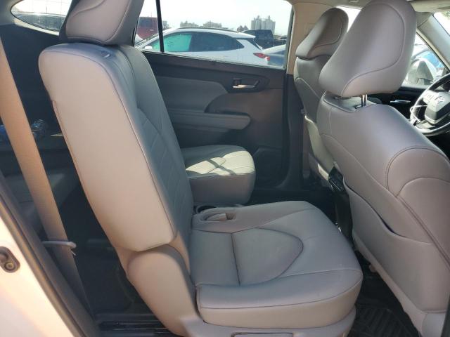 5TDGZRAH0NS091479 - 2022 TOYOTA HIGHLANDER XLE WHITE photo 11