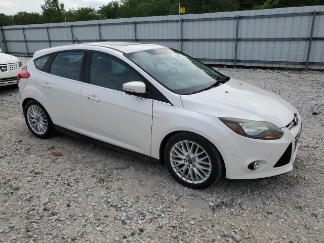 1FADP3N29EL166862 - 2014 FORD FOCUS TITANIUM WHITE photo 4