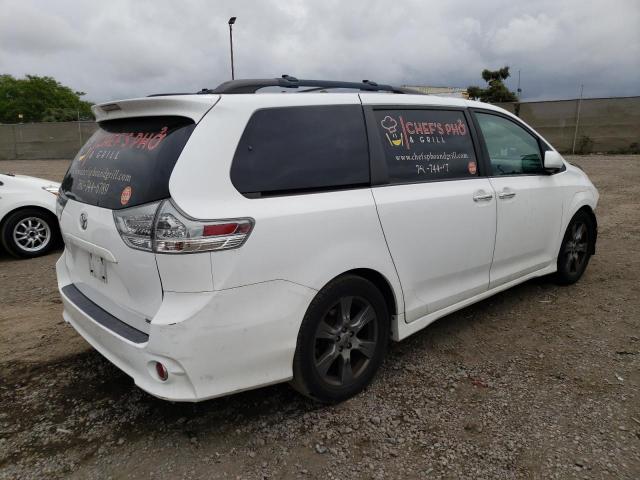 5TDXZ3DC9HS818135 - 2017 TOYOTA SIENNA SE WHITE photo 3