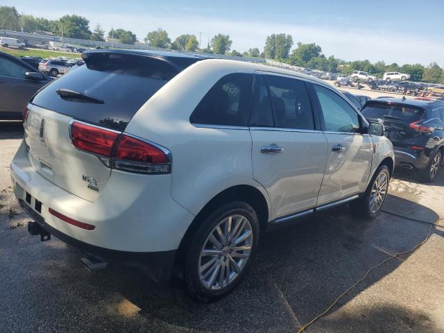 2LMDJ8JK2DBL41627 - 2013 LINCOLN MKX WHITE photo 3