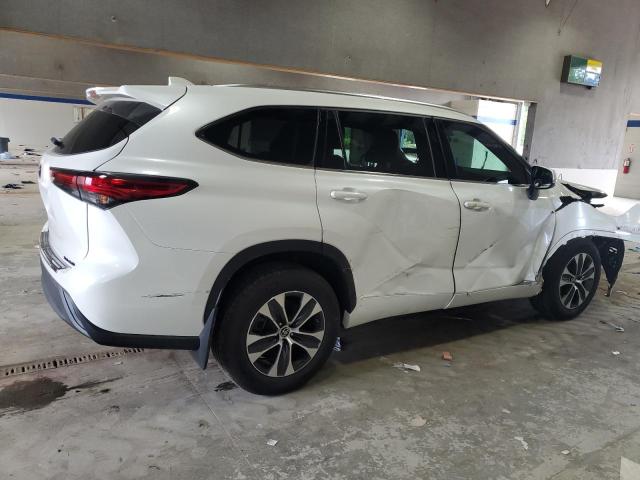5TDGZRBH1MS057578 - 2021 TOYOTA HIGHLANDER XLE WHITE photo 3