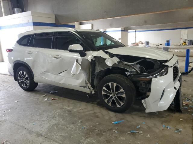 5TDGZRBH1MS057578 - 2021 TOYOTA HIGHLANDER XLE WHITE photo 4