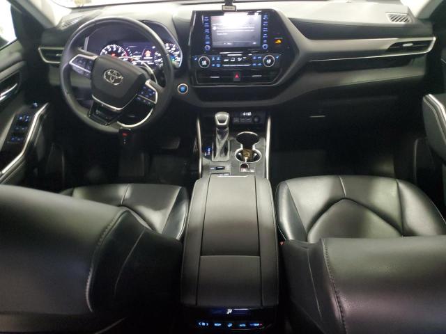 5TDGZRBH1MS057578 - 2021 TOYOTA HIGHLANDER XLE WHITE photo 8