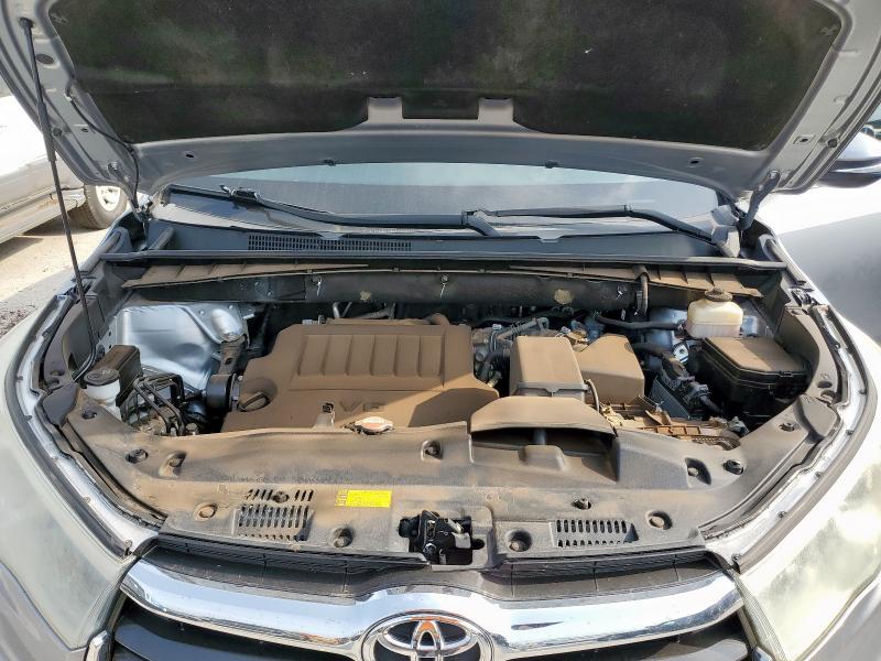 5TDKKRFH5GS500389 - 2016 TOYOTA HIGHLANDER XLE SILVER photo 12