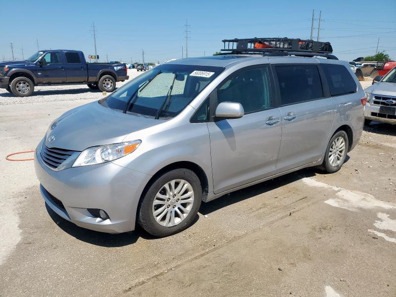 2017 TOYOTA SIENNA XLE, 